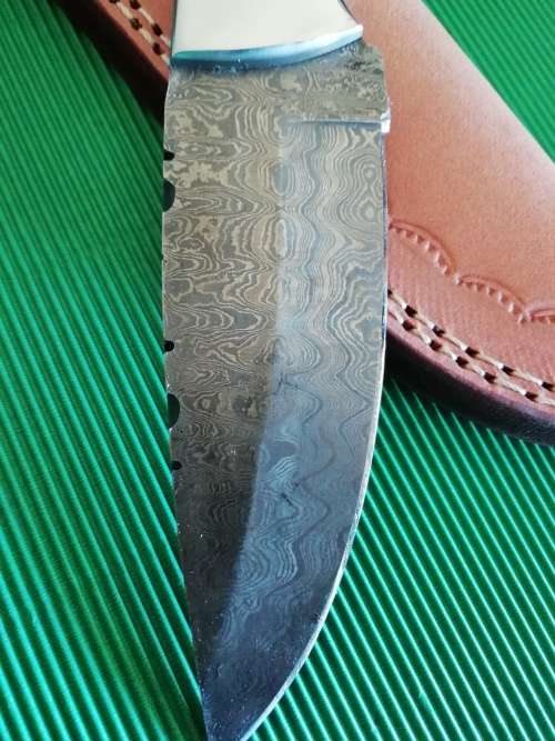 HANDMADE DAMASCUS STEEL HUNTING KNIFE !!!