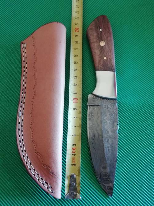 HANDMADE DAMASCUS STEEL HUNTING KNIFE !!!