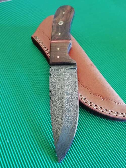 HANDMADE DAMASCUS STEEL HUNTING KNIFE !!!