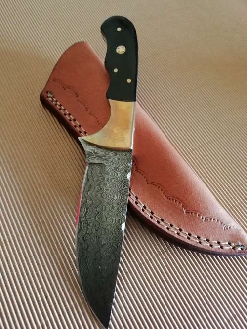 HANDMADE DAMASCUS STEEL HUNTING KNIFE !!!