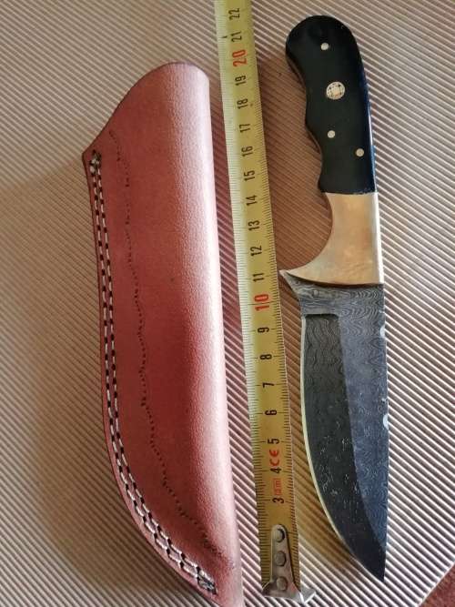 HANDMADE DAMASCUS STEEL HUNTING KNIFE !!!