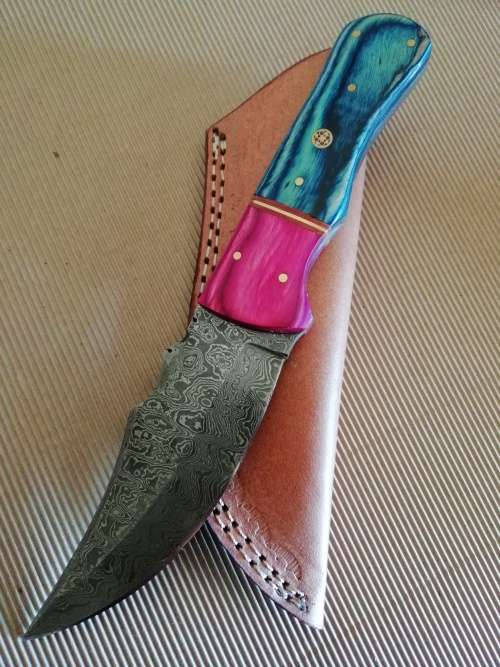 HANDMADE DAMASCUS STEEL HUNTING KNIFE !!!