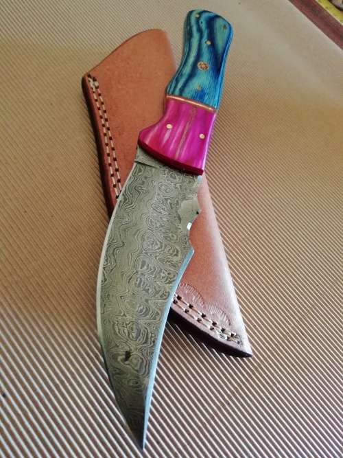 HANDMADE DAMASCUS STEEL HUNTING KNIFE !!!