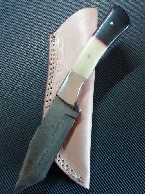 HANDMADE DAMASCUS STEEL HUNTING KNIFE !!!