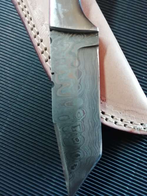 HANDMADE DAMASCUS STEEL HUNTING KNIFE !!!
