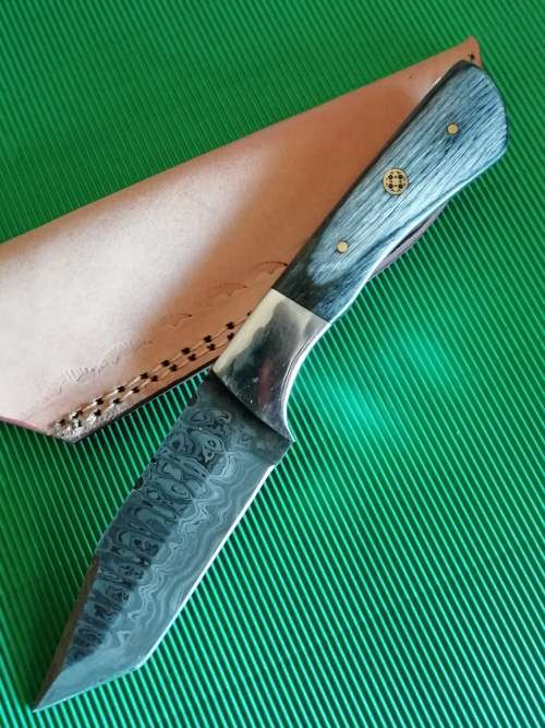 HANDMADE DAMASCUS STEEL HUNTING KNIFE !!!