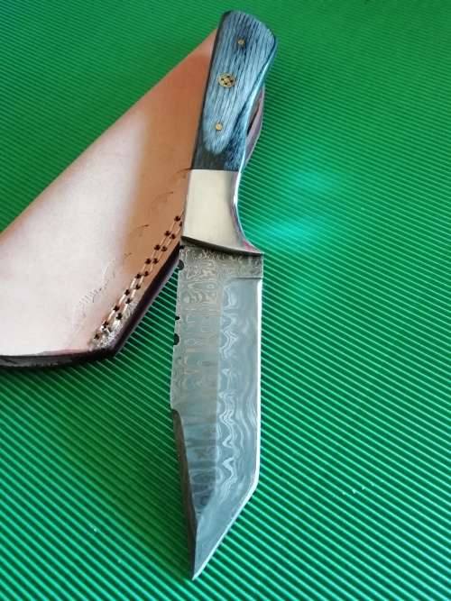 HANDMADE DAMASCUS STEEL HUNTING KNIFE !!!
