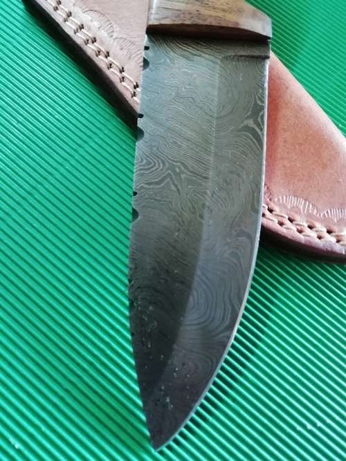 HANDMADE DAMASCUS STEEL HUNTING KNIFE !!!