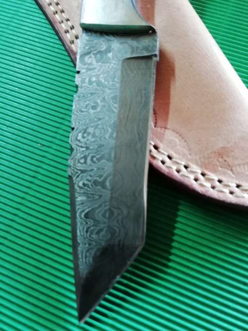 HANDMADE DAMASCUS STEEL HUNTING KNIFE !!!