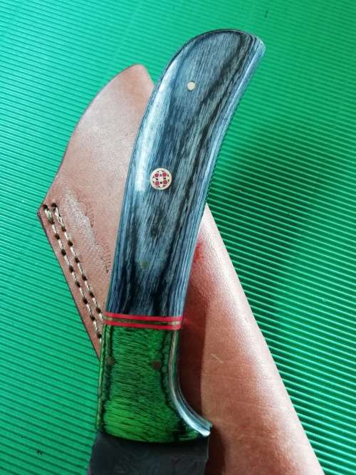 HANDMADE DAMASCUS STEEL HUNTING KNIFE !!!