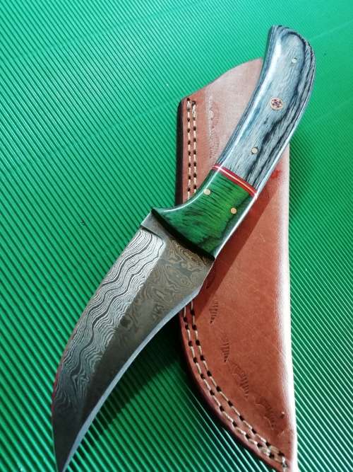 HANDMADE DAMASCUS STEEL HUNTING KNIFE !!!