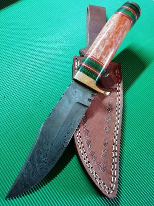 HANDMADE DAMASCUS STEEL HUNTING KNIFE !!!