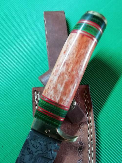 HANDMADE DAMASCUS STEEL HUNTING KNIFE !!!