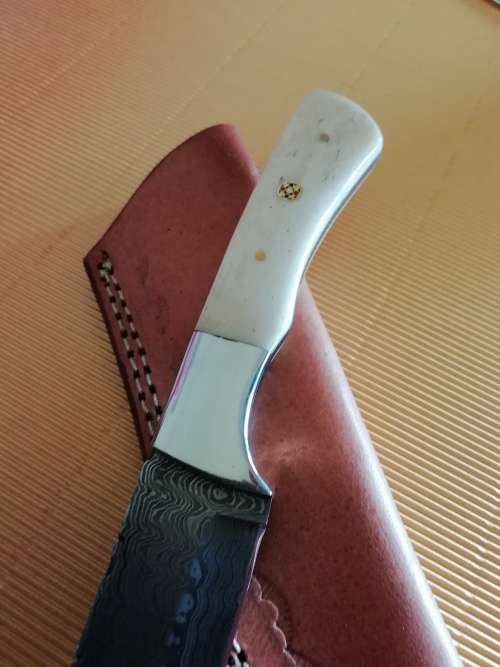 HANDMADE DAMASCUS STEEL HUNTING KNIFE !!!
