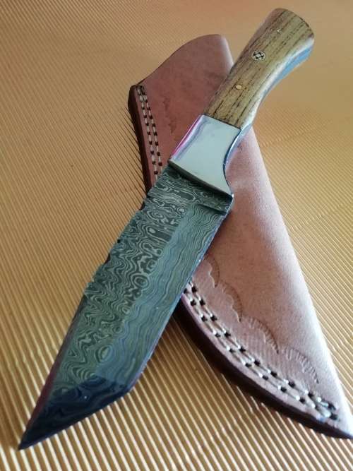 HANDMADE DAMASCUS STEEL HUNTING KNIFE !!!