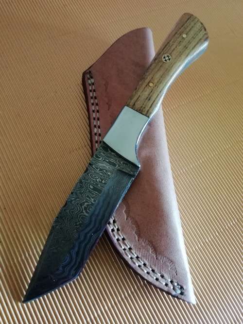 HANDMADE DAMASCUS STEEL HUNTING KNIFE !!!