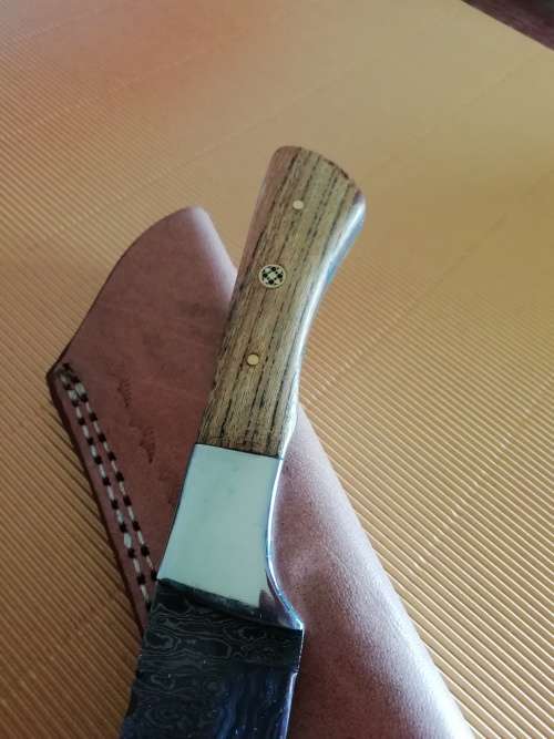 HANDMADE DAMASCUS STEEL HUNTING KNIFE !!!