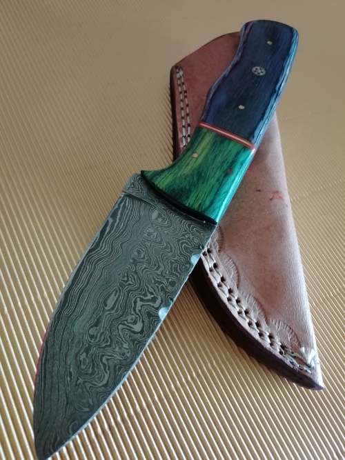 HANDMADE DAMASCUS STEEL HUNTING KNIFE !!!