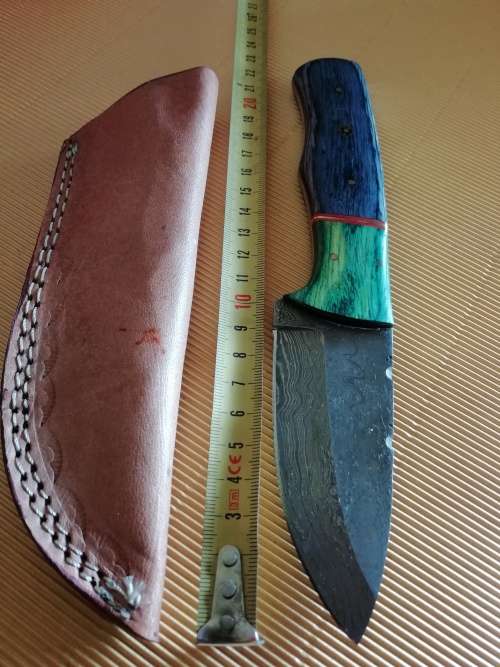 HANDMADE DAMASCUS STEEL HUNTING KNIFE !!!