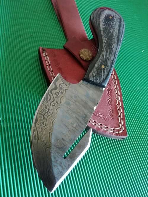 HANDMADE DAMASCUS STEEL SKINNING KNIFE !!!