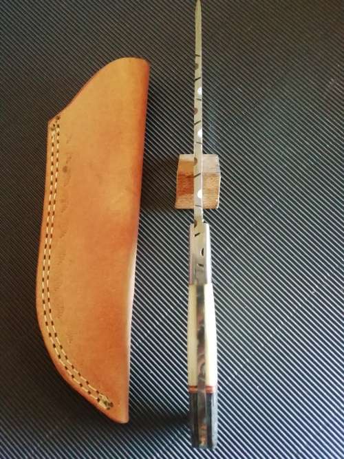 HANDMADE DAMASCUS STEEL HUNTING KNIFE !!!