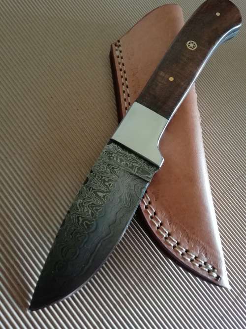 HANDMADE DAMASCUS STEEL HUNTING KNIFE !!!