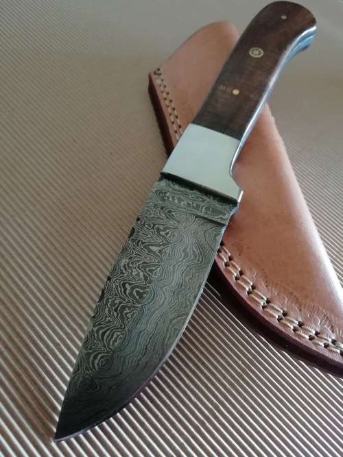 HANDMADE DAMASCUS STEEL HUNTING KNIFE !!!