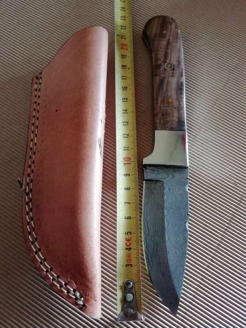 HANDMADE DAMASCUS STEEL HUNTING KNIFE !!!