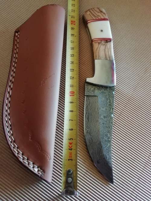 HANDMADE DAMASCUS STEEL HUNTING KNIFE !!!
