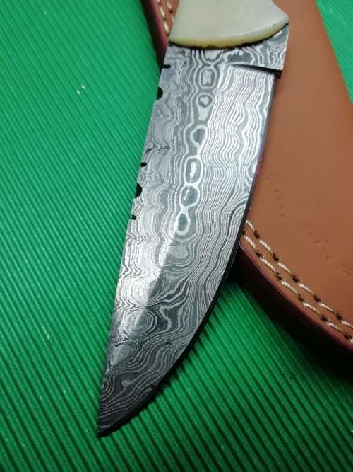 HANDMADE DAMASCUS STEEL HUNTING KNIFE !!!