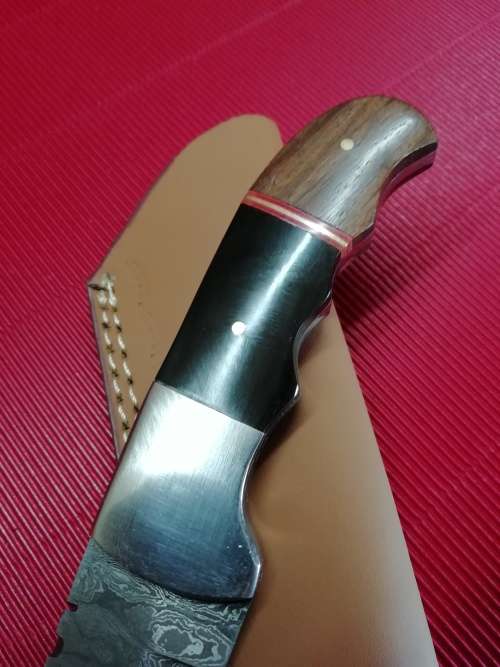 HANDMADE DAMASCUS STEEL HUNTING KNIFE !!!