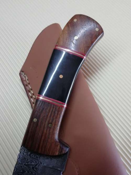 HANDMADE DAMASCUS STEEL HUNTING KNIFE !!!