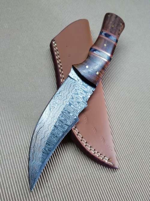 HANDMADE DAMASCUS STEEL HUNTING KNIFE !!!
