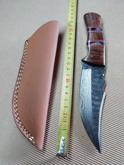 HANDMADE DAMASCUS STEEL HUNTING KNIFE !!!