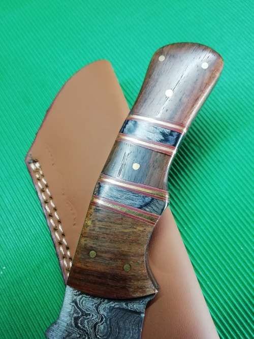 HANDMADE DAMASCUS STEEL HUNTING KNIFE !!!