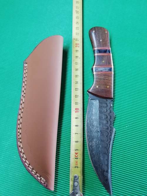HANDMADE DAMASCUS STEEL HUNTING KNIFE !!!