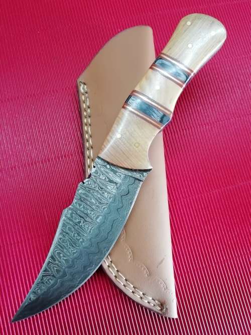 HANDMADE DAMASCUS STEEL HUNTING KNIFE !!!
