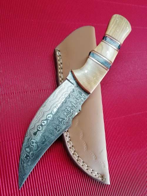 HANDMADE DAMASCUS STEEL HUNTING KNIFE !!!