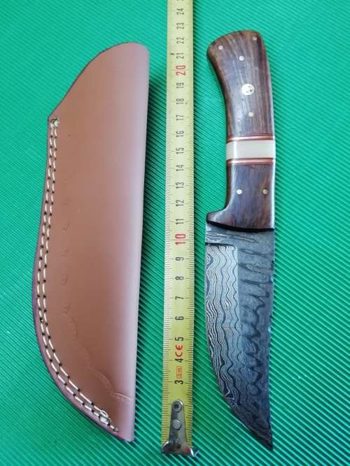 HANDMADE DAMASCUS STEEL HUNTING KNIFE !!!