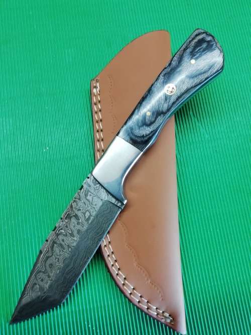 HANDMADE DAMASCUS STEEL HUNTING KNIFE !!!