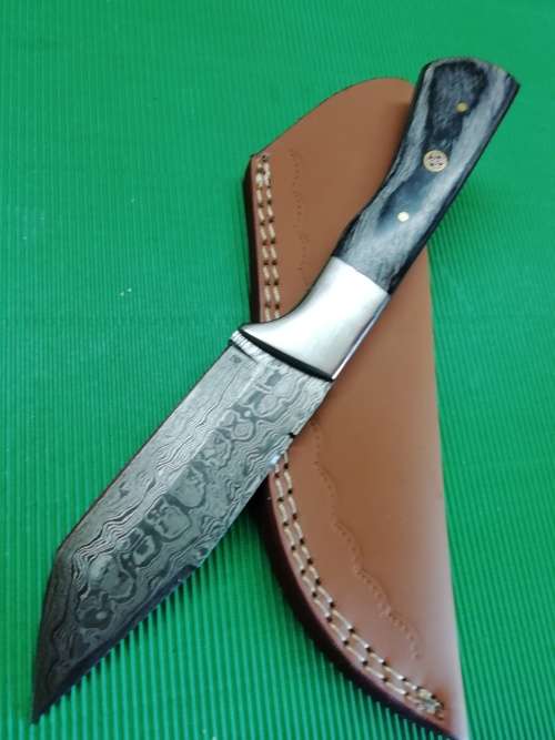 HANDMADE DAMASCUS STEEL HUNTING KNIFE !!!