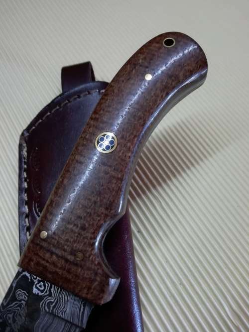 HANDMADE DAMASCUS STEEL HUNTING KNIFE !!!