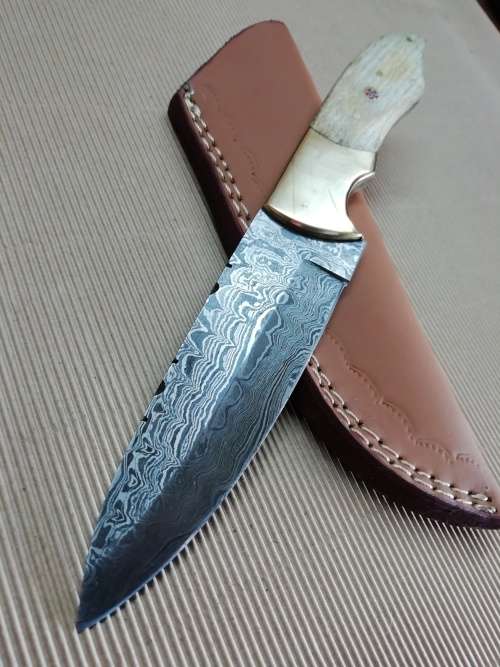 HANDMADE DAMASCUS STEEL HUNTING KNIFE !!!