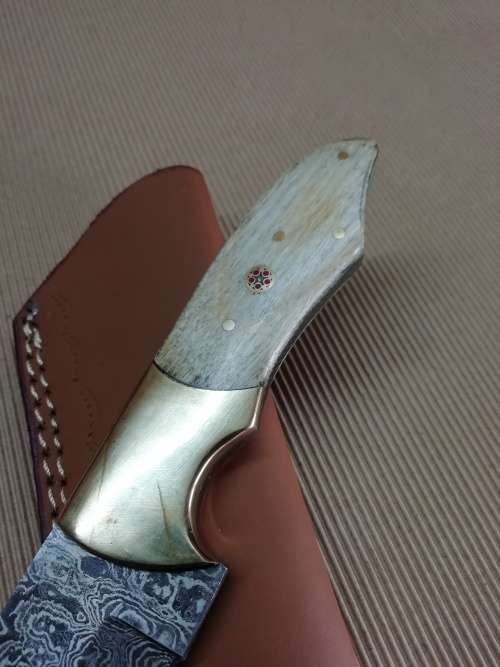 HANDMADE DAMASCUS STEEL HUNTING KNIFE !!!