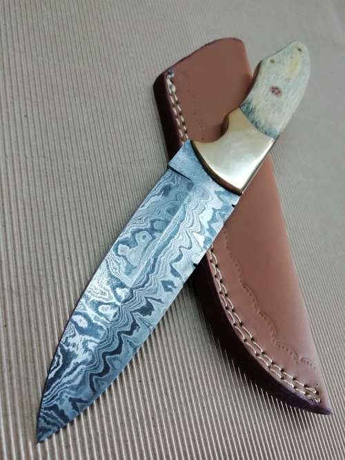 HANDMADE DAMASCUS STEEL HUNTING KNIFE !!!