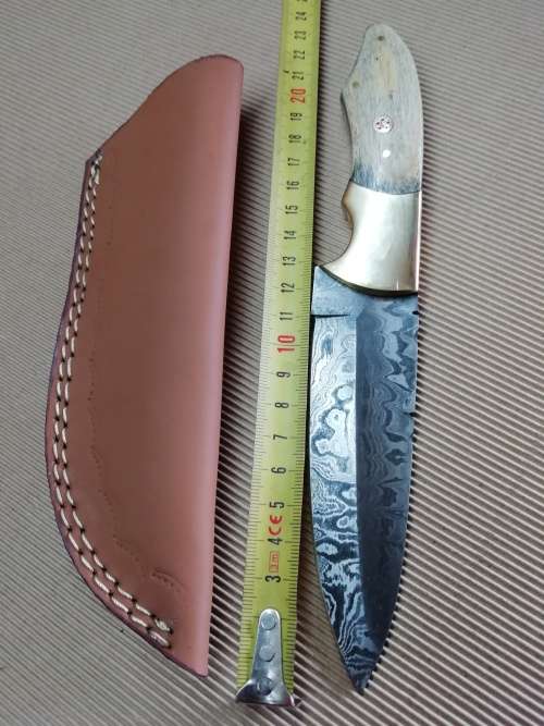 HANDMADE DAMASCUS STEEL HUNTING KNIFE !!!
