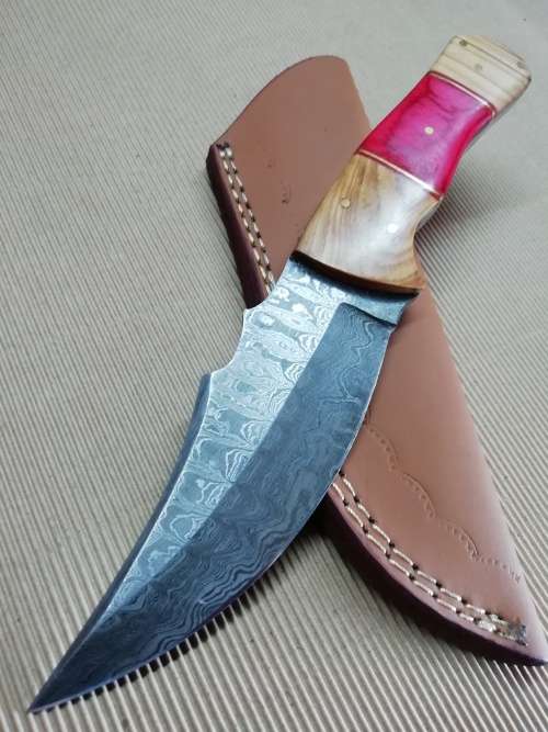 HANDMADE DAMASCUS STEEL HUNTING KNIFE !!!