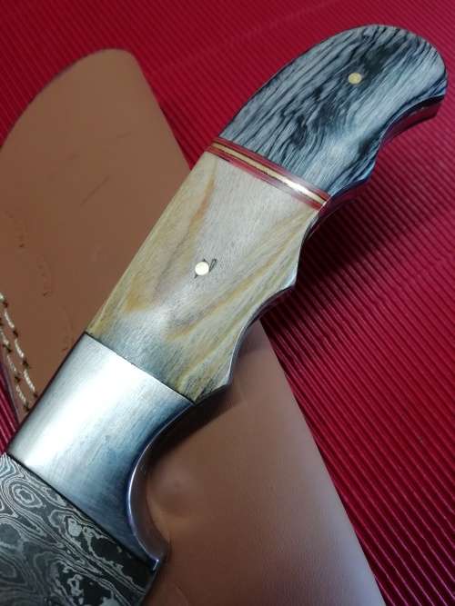 HANDMADE DAMASCUS STEEL HUNTING KNIFE !!!