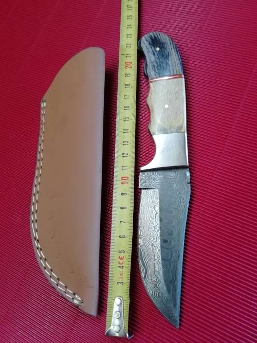 HANDMADE DAMASCUS STEEL HUNTING KNIFE !!!