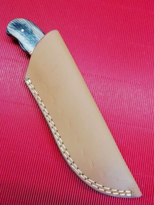 HANDMADE DAMASCUS STEEL HUNTING KNIFE !!!